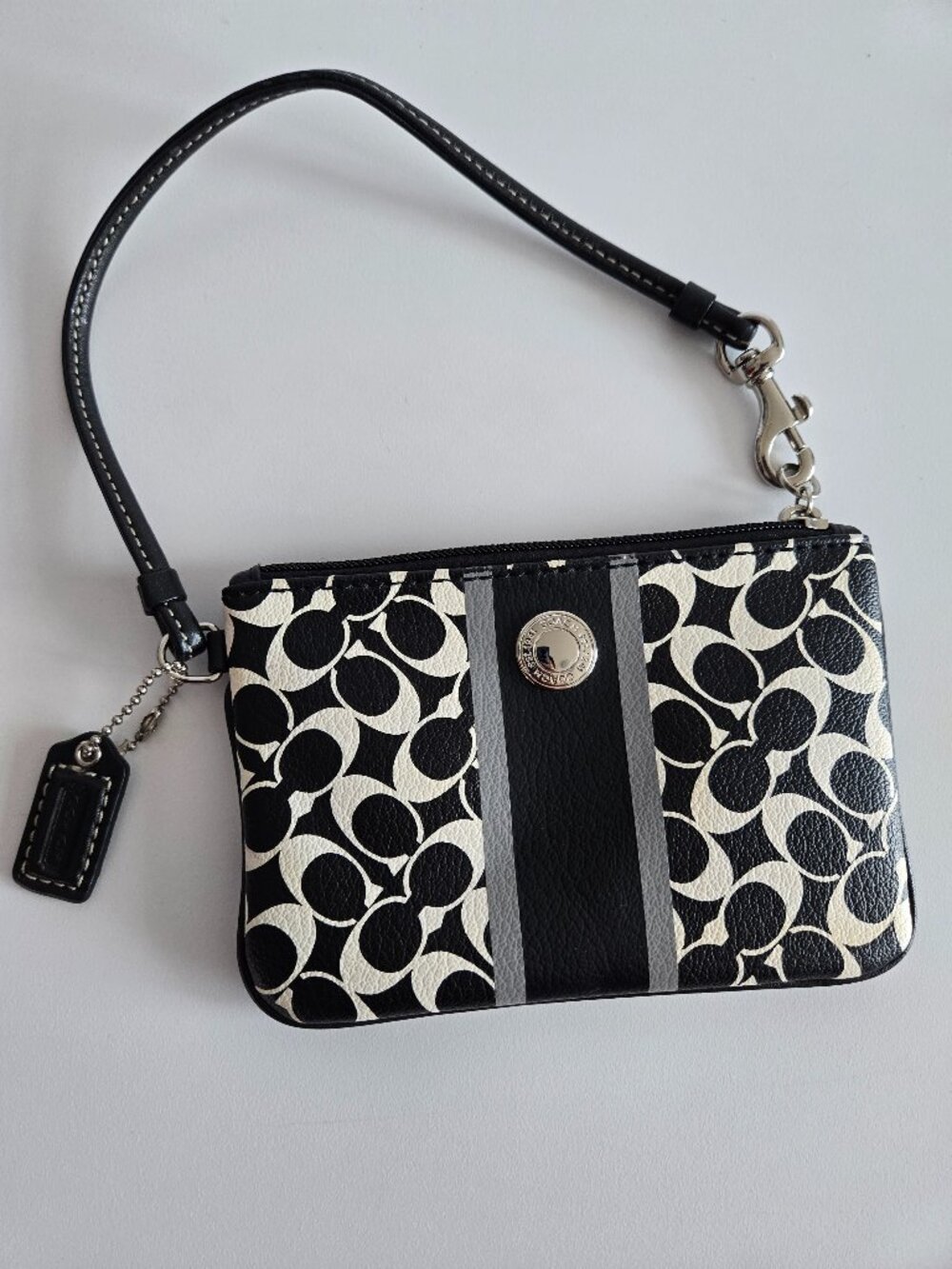 COACH Zip Wristlet Black